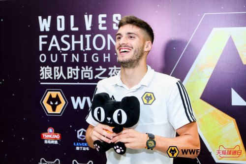 体育x音乐x电竞x潮流 狼队时尚大秀闪耀外滩