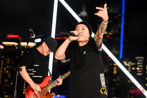 体育x音乐x电竞x潮流 狼队时尚大秀闪耀外滩