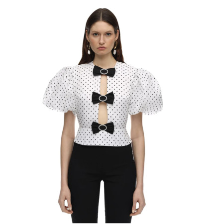 杨丞琳中空撞衫泫雅性感大胜!《Bad Lady》扮火辣恶女帅爆