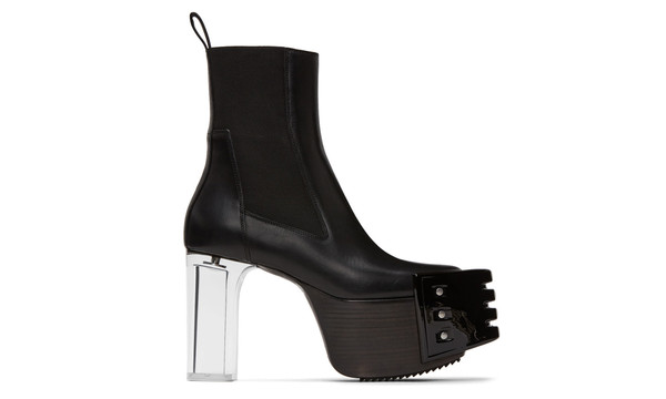 杨丞琳中空撞衫泫雅性感大胜!《Bad Lady》扮火辣恶女帅爆