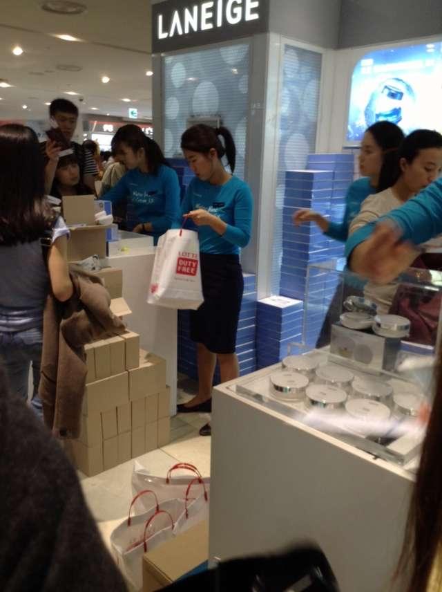 化妆品代购靠谱吗?代购的东西是真货吗?业内人士帮你解答