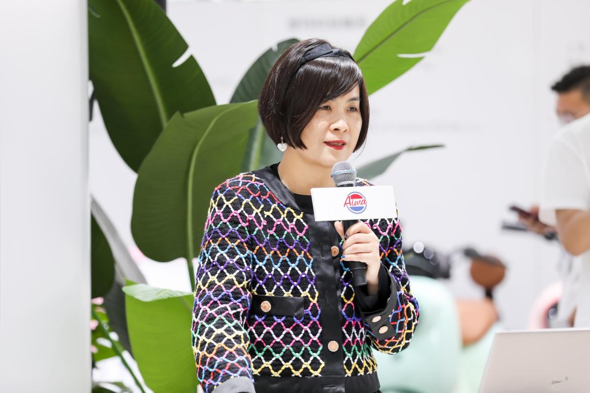 追星计划GO!爱玛电动车发布”摩登新复古“配色,演绎电动车时尚新经典