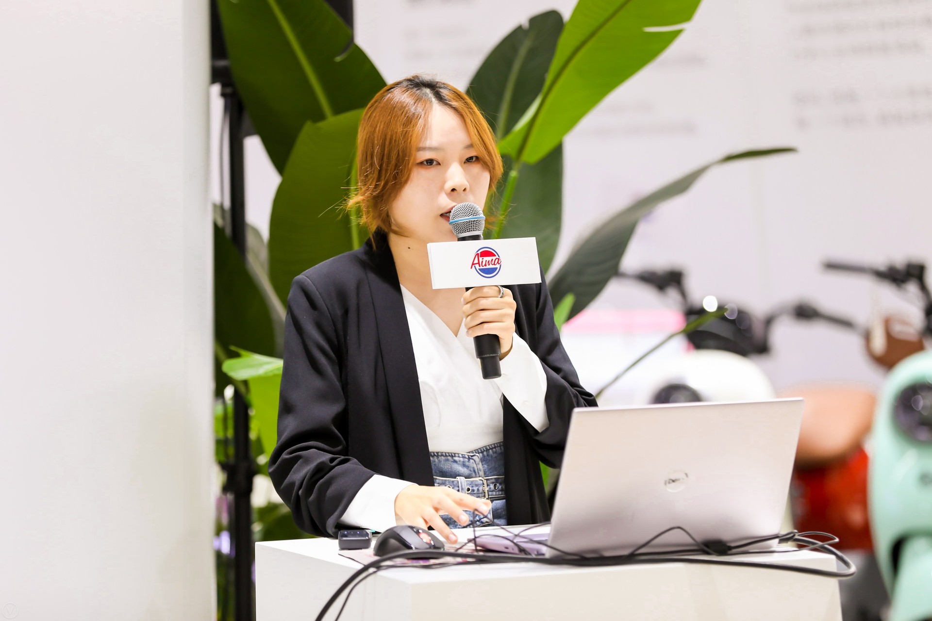 追星计划GO!爱玛电动车发布”摩登新复古“配色,演绎电动车时尚新经典