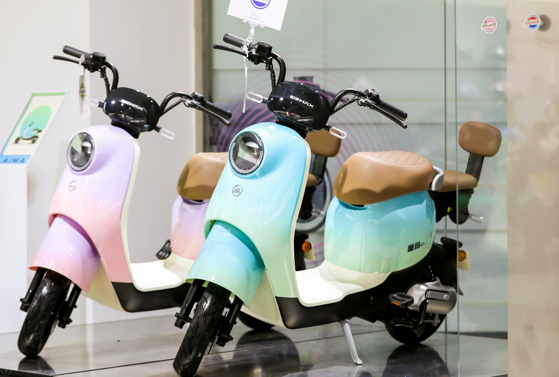 追星计划GO!爱玛电动车发布”摩登新复古“配色,演绎电动车时尚新经典