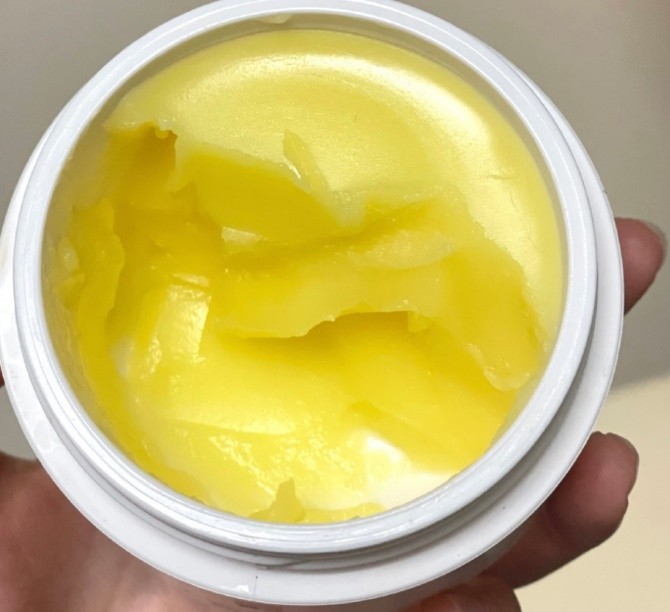 至本舒颜修护卸妆膏:卸妆无残留,肌肤轻透无负担