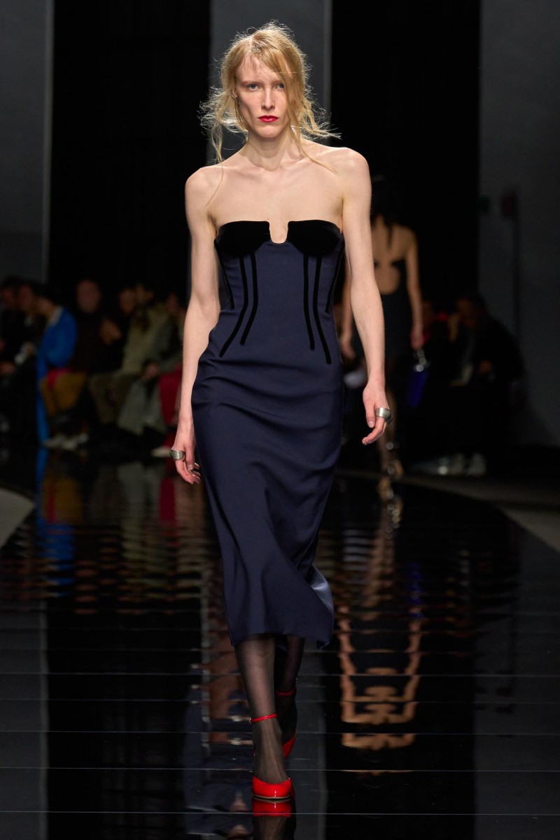 SPORTMAX 2024 秋冬系列发布:“暗箱”