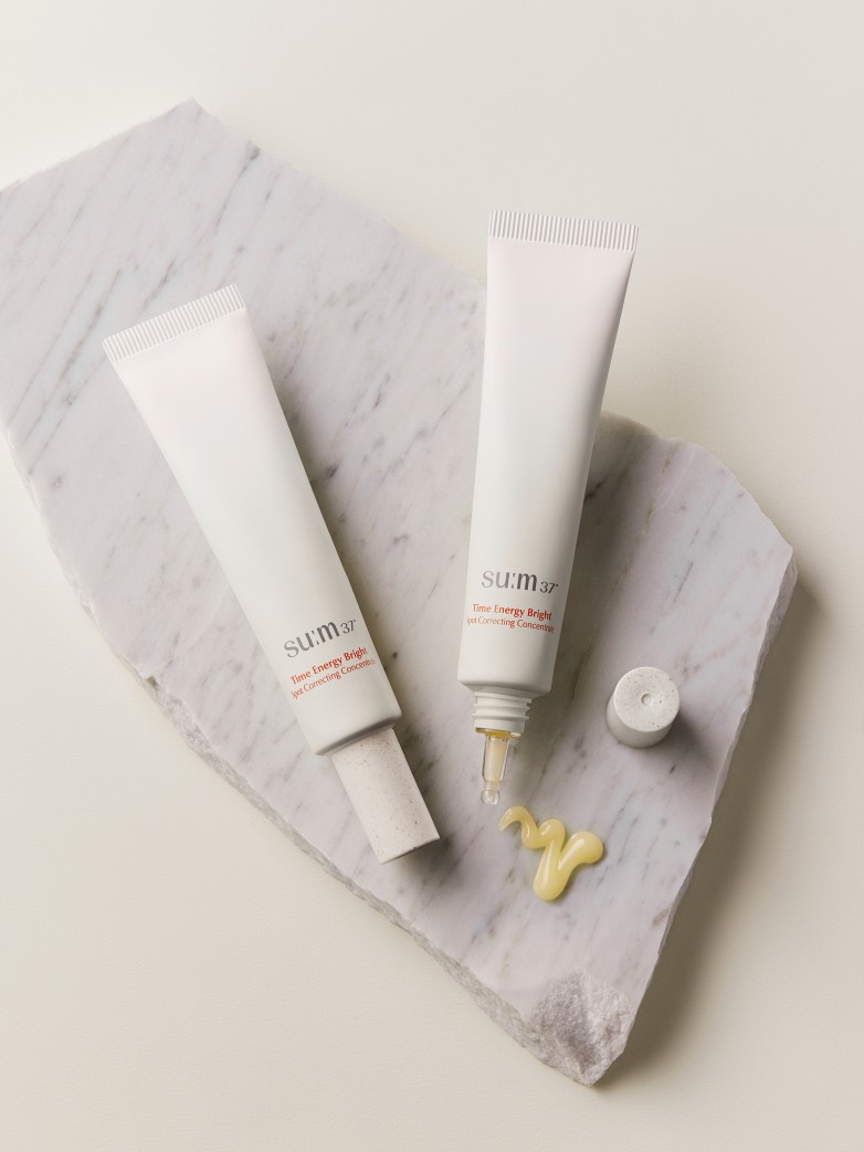 稳稳发“光”，敏肌不“慌”——苏秘37°全新时光肌底透白系列耀目上市